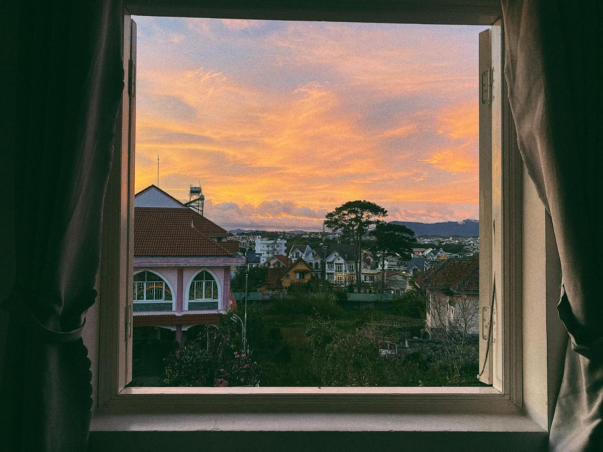 The Balcony Bnb Далат Екстер'єр фото